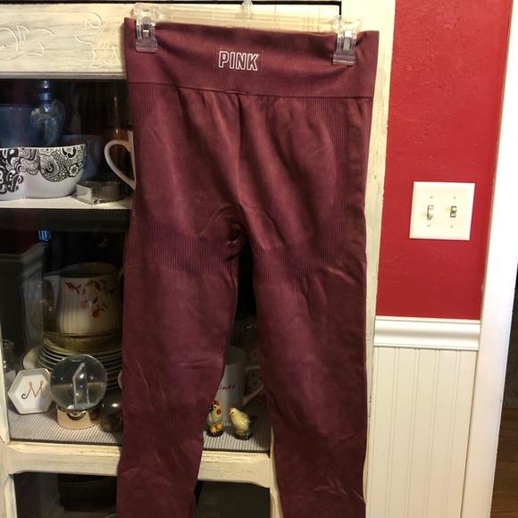 PINK SEAMLESS LEGGINGS - Picture 2 of 3